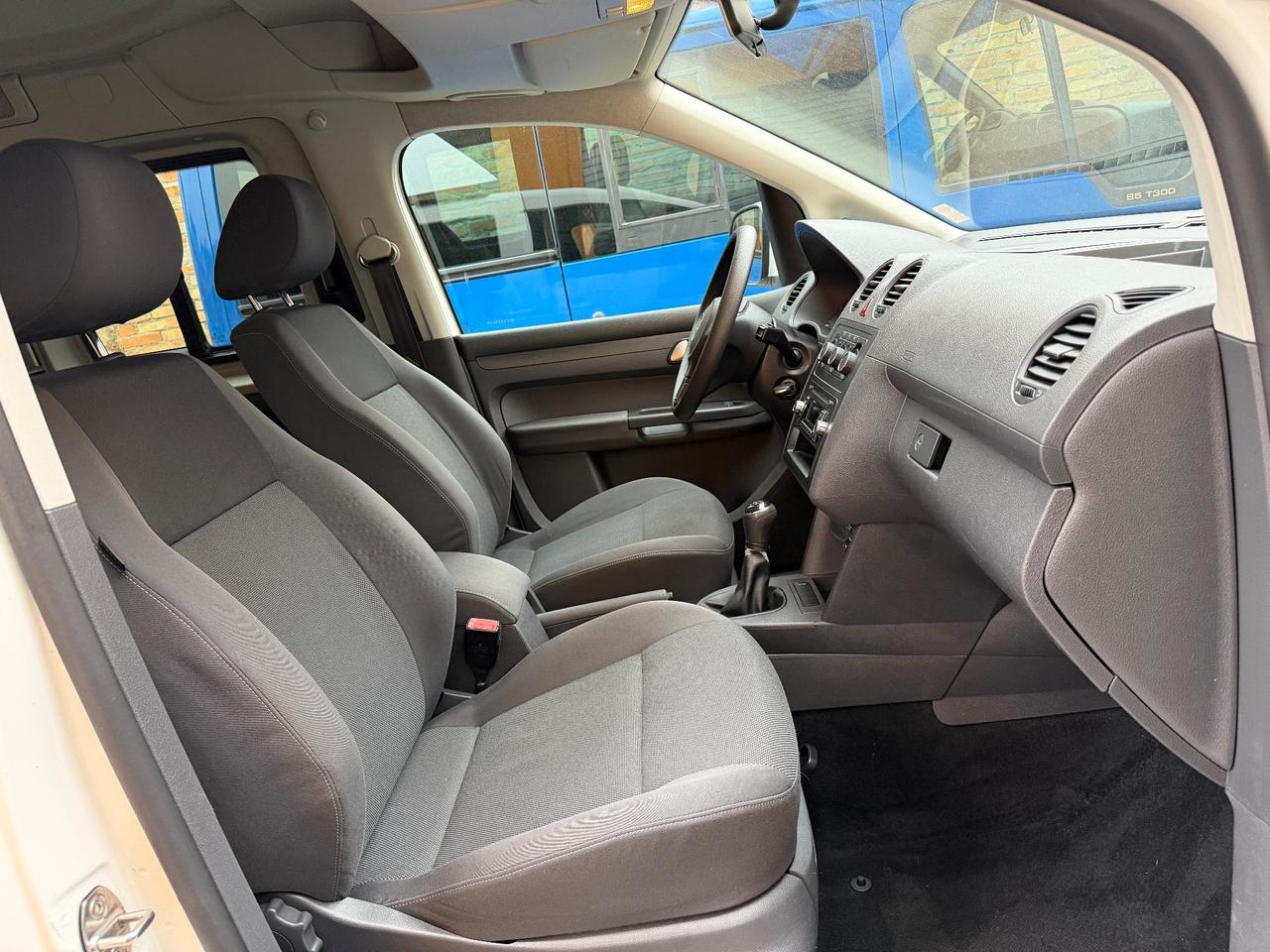 Volkswagen Caddy 1.6 TDI 102 CV 5p. Trendline 7 Posti