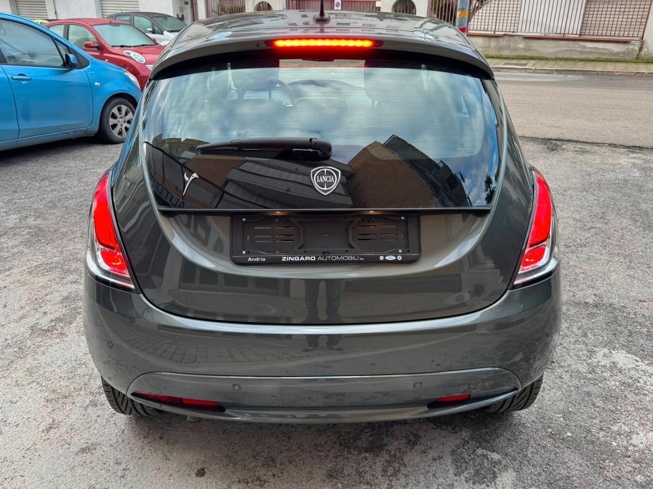 LANCIA YPSILON 1.2 69 CV. BENZINA NAVIGATORE PERFETTA