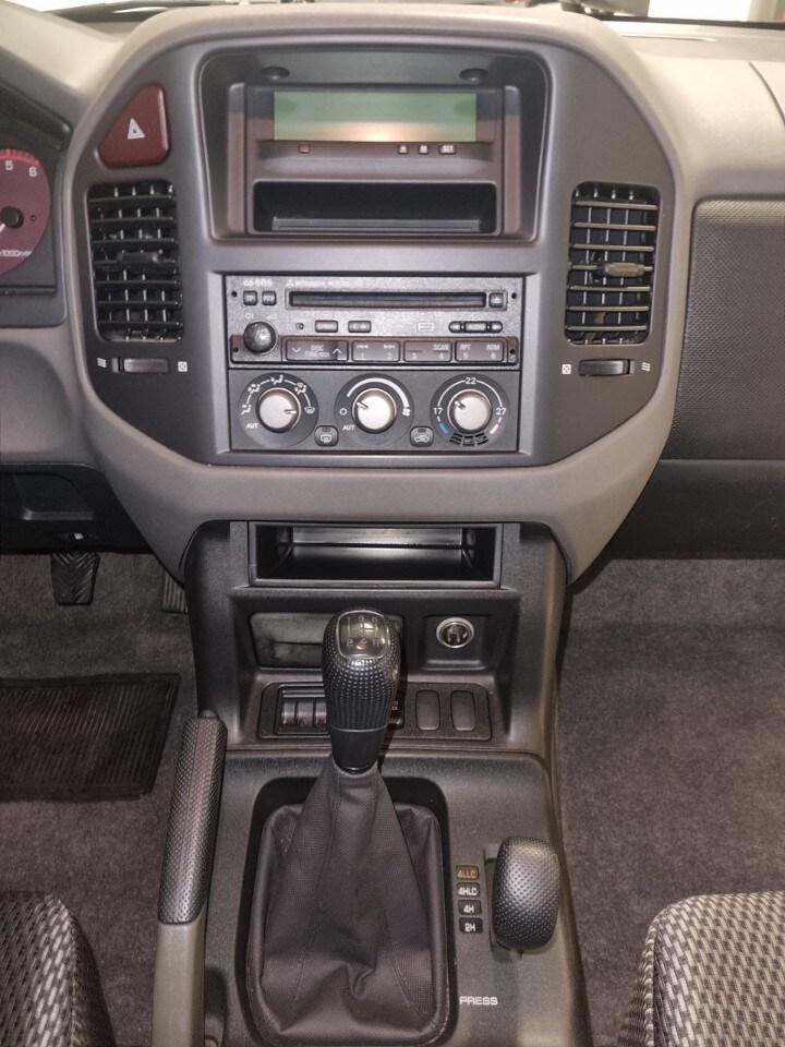 MITSUBISHI Pajero (2000-2007) Pajero 3.2 16V DI...