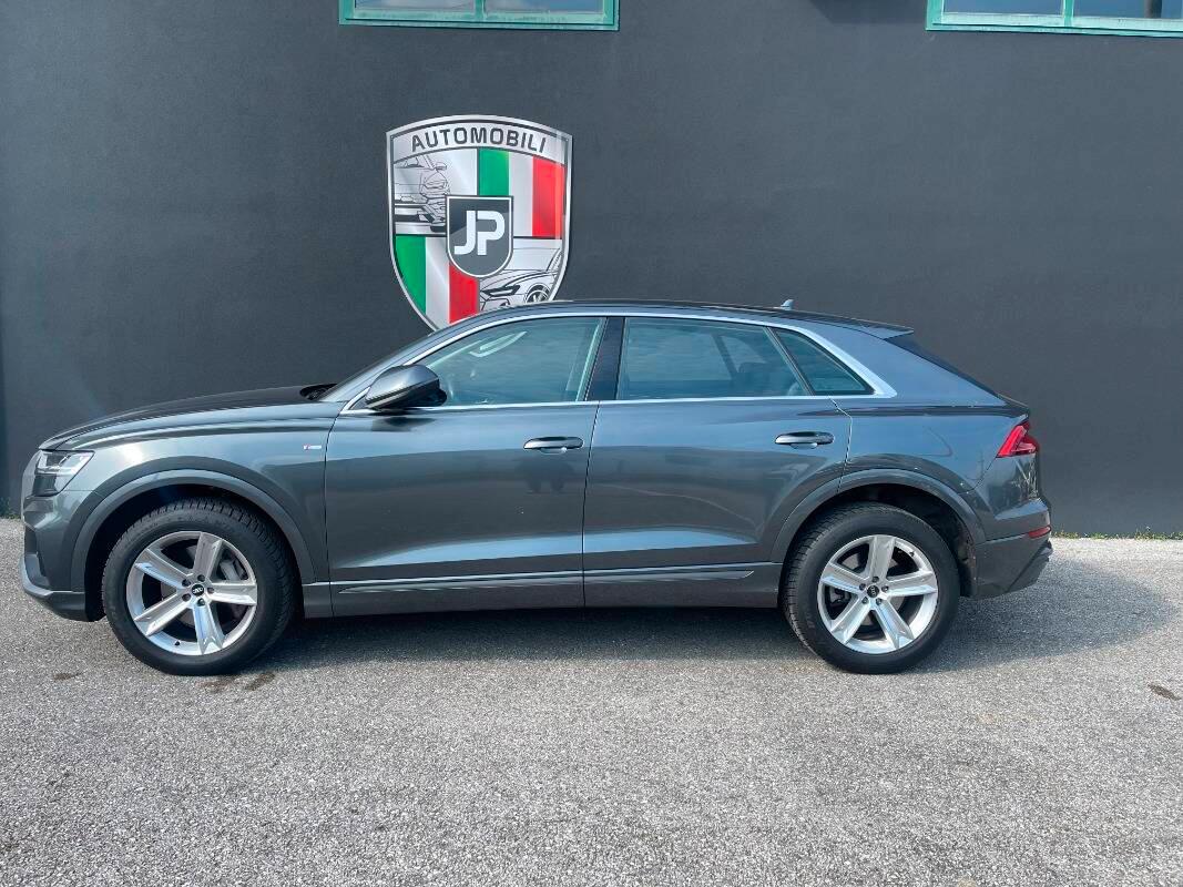 Audi Q8 45 3.0 tdi mhev tiptronic