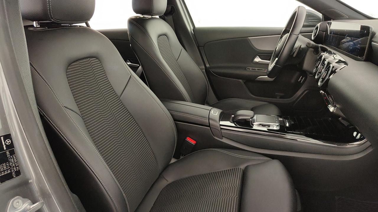 Mercedes-Benz Classe A - V177 2018 - A 200 Sedan Sport auto