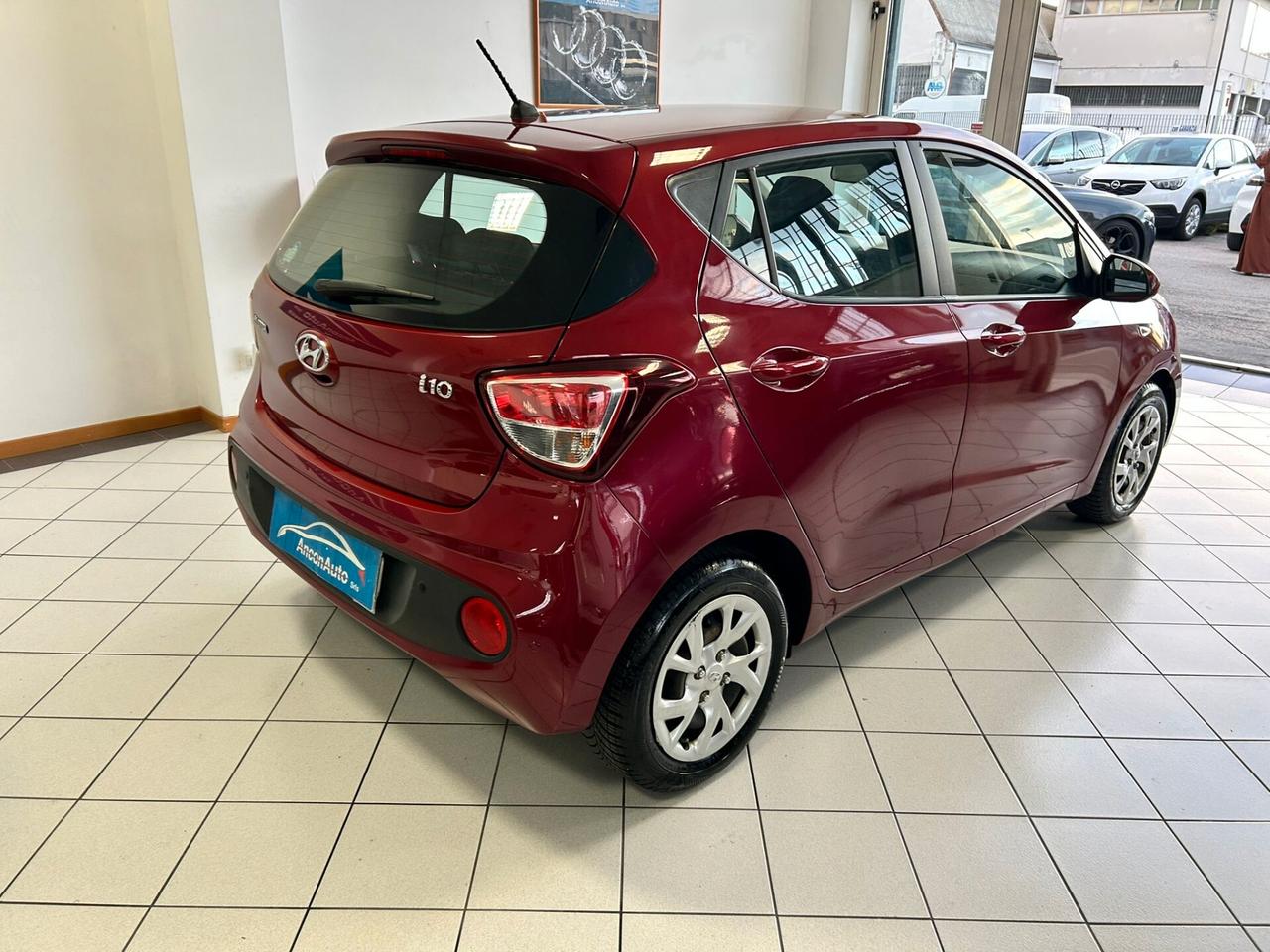 Hyundai i10 1.0B X NEOPATENTATI 2017