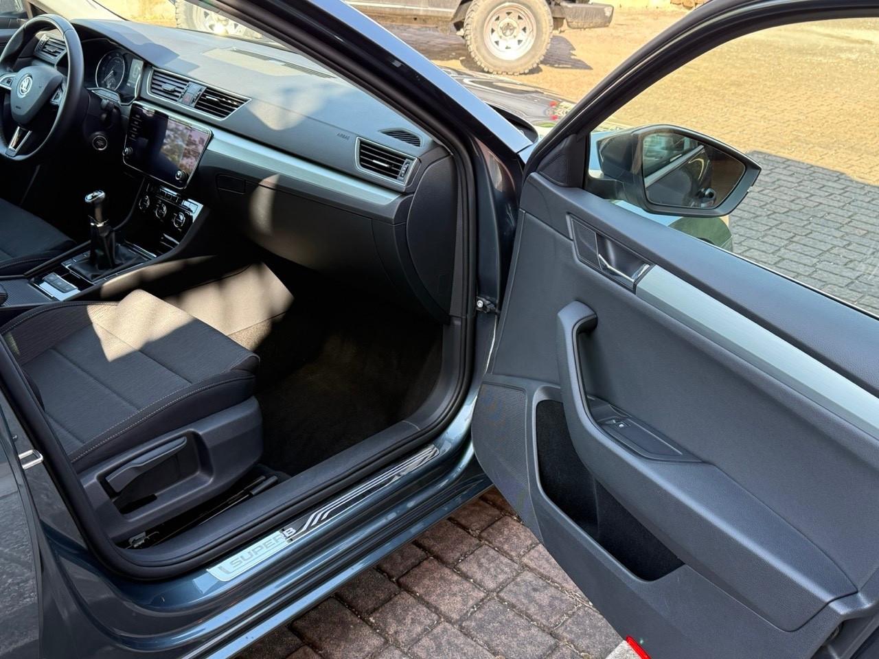Skoda Superb 2.0 TDI 150 CV SCR 4x4 TG UFFICIALI
