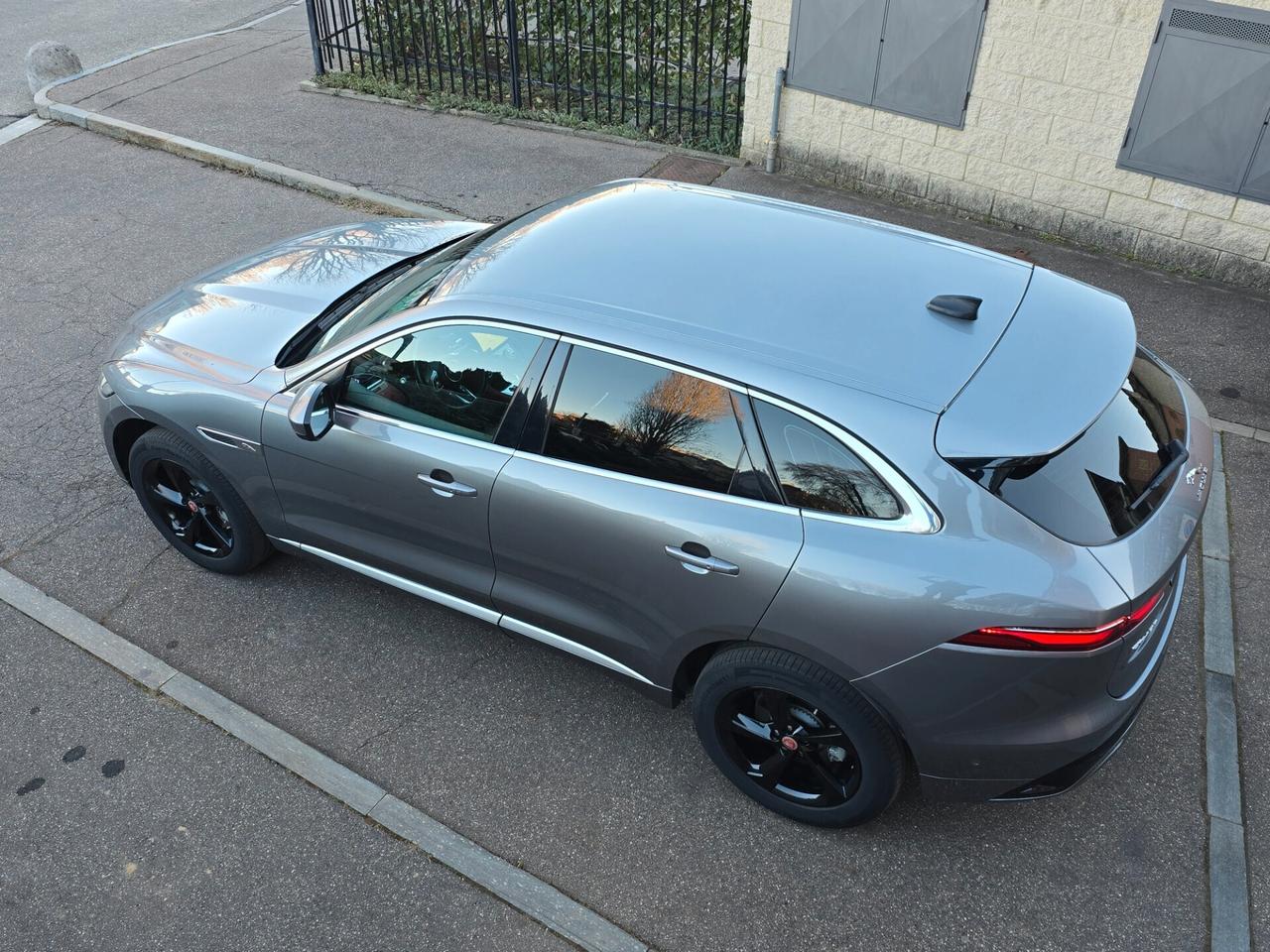 JAGUAR F-Pace R-Dynamic HSE 2.0d 204 CV AWD Auto.