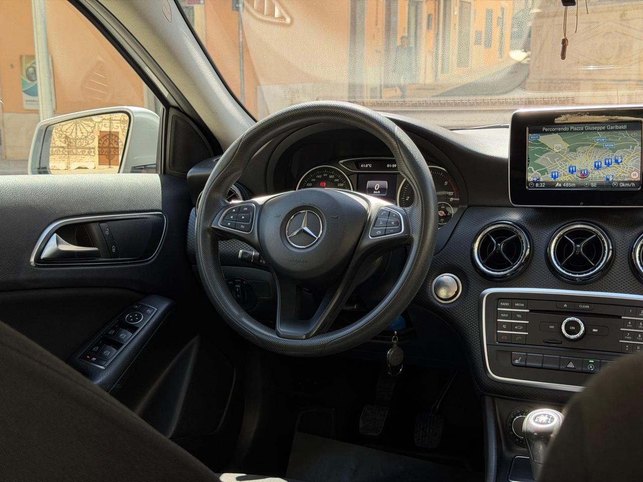 MERCEDES-BENZ A 180 D SPORT 1.5 109 CV