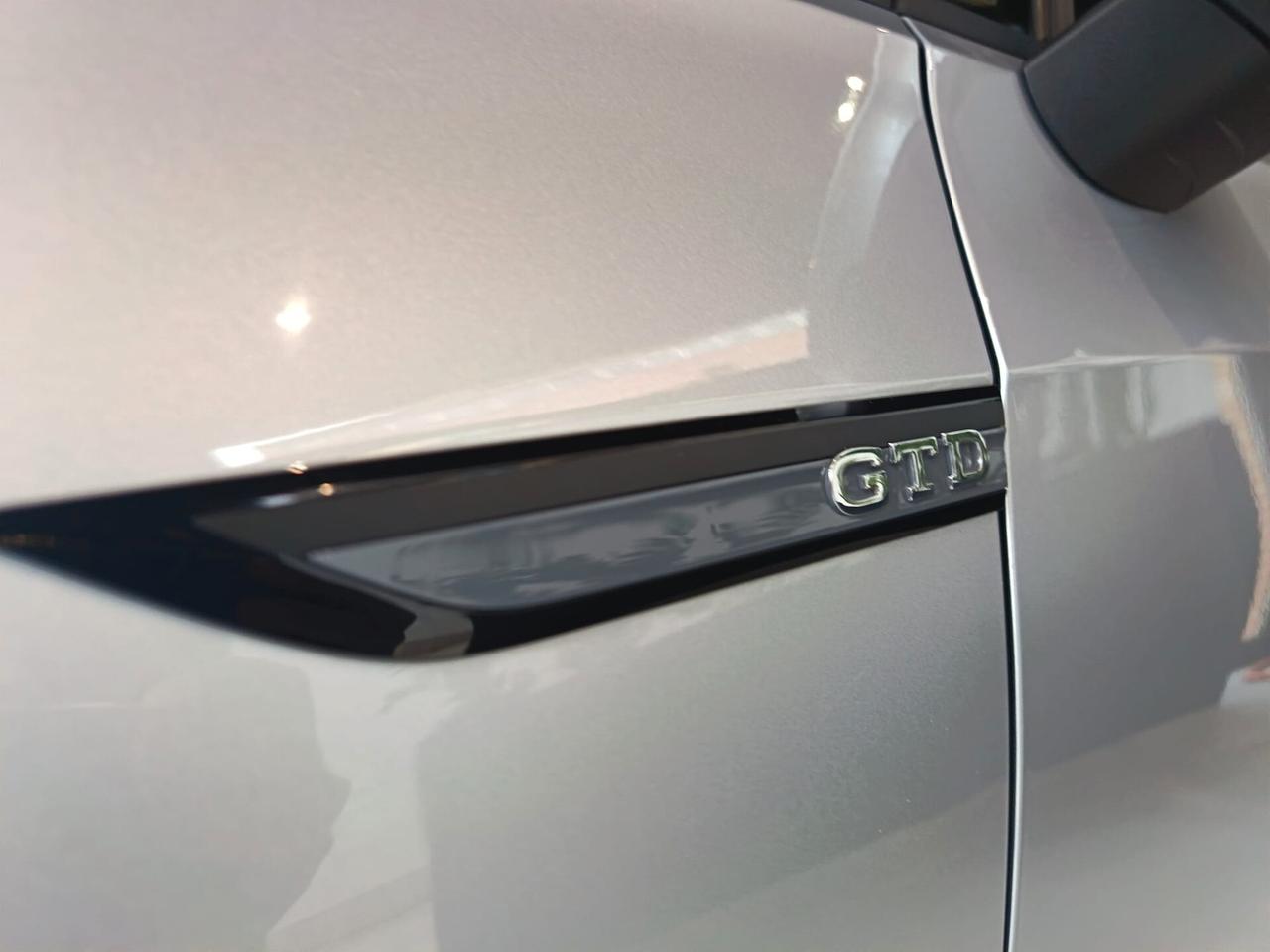 Volkswagen Golf 2.0 TDI DSG GTD