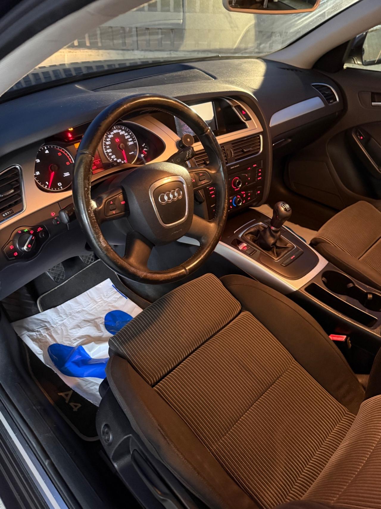 Audi A4 2.0 143 CV FAP ADVANCED