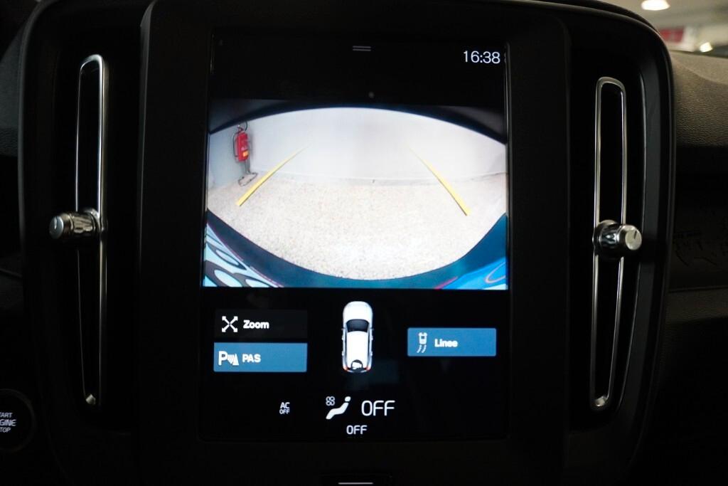 VOLVO XC40 2.0D D3 150CV 6M. BUSINESS ( FARI LED - COCKPIT - CRUISE - NAVI - SENSORI POST. - TELECAMERA POST. )