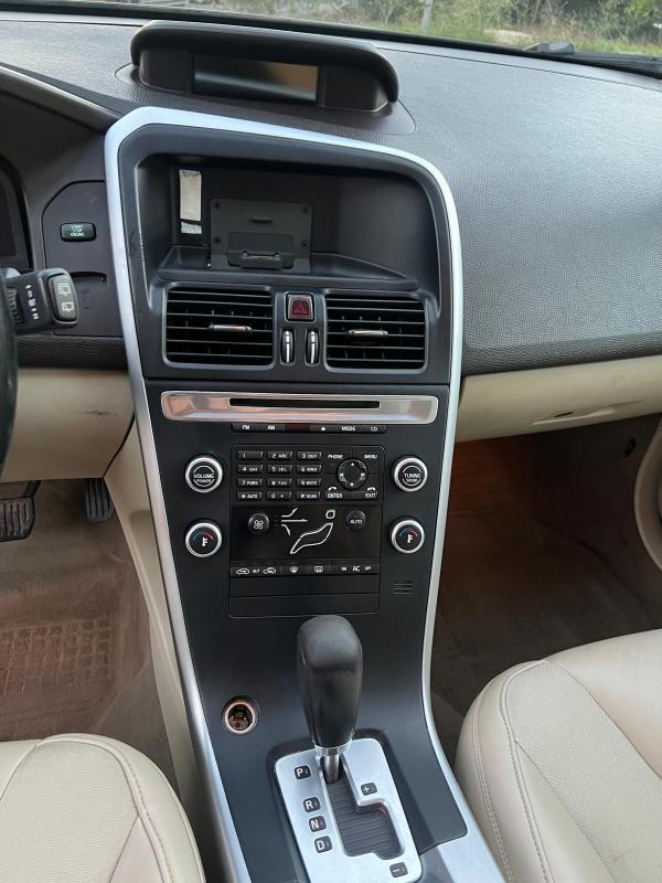 Volvo XC60 2.4d Momentum fwd 175cv auto