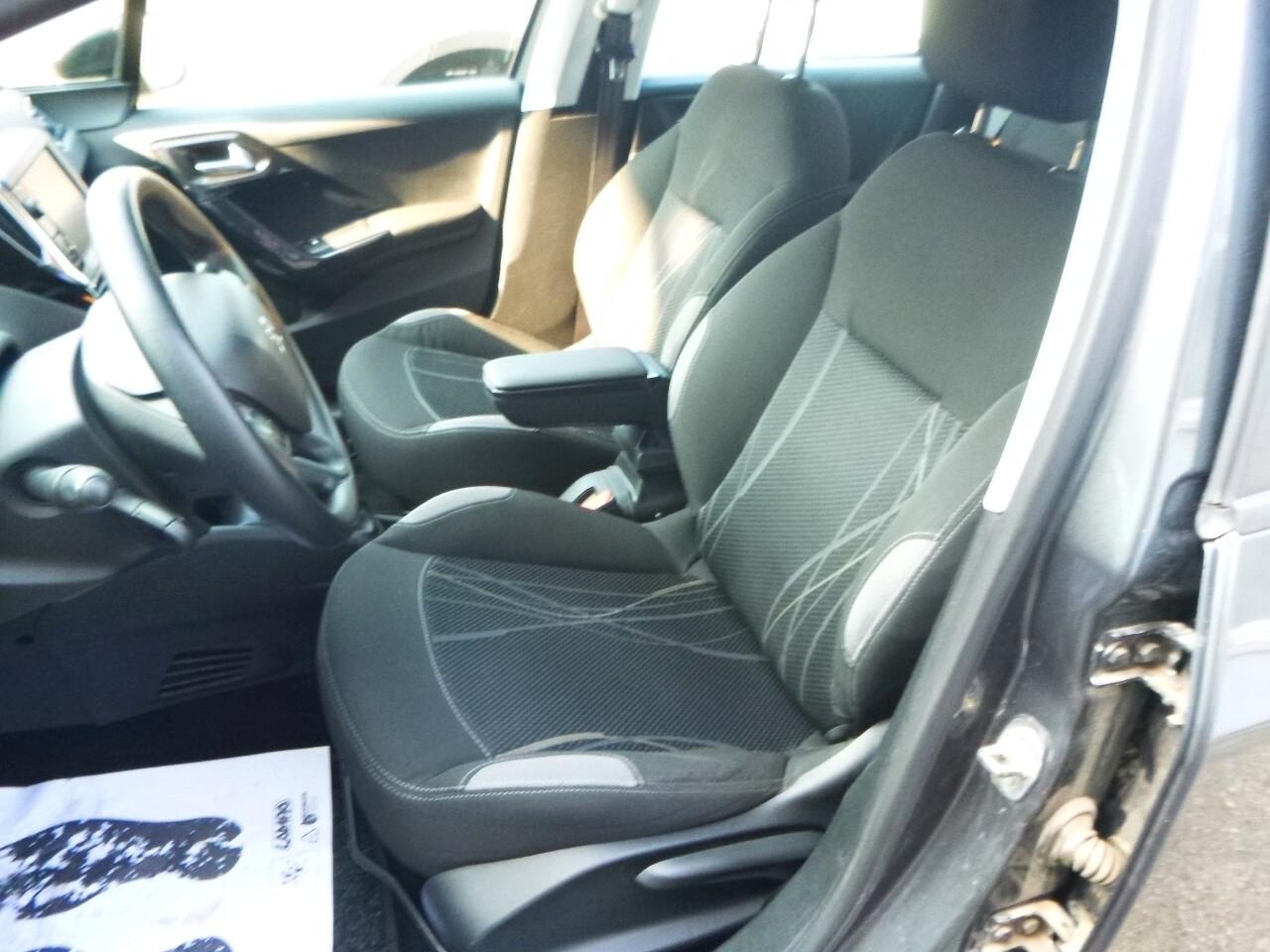 Peugeot 208 1.2 VTi 82 CV 5 porte Access NEOPATENTATI