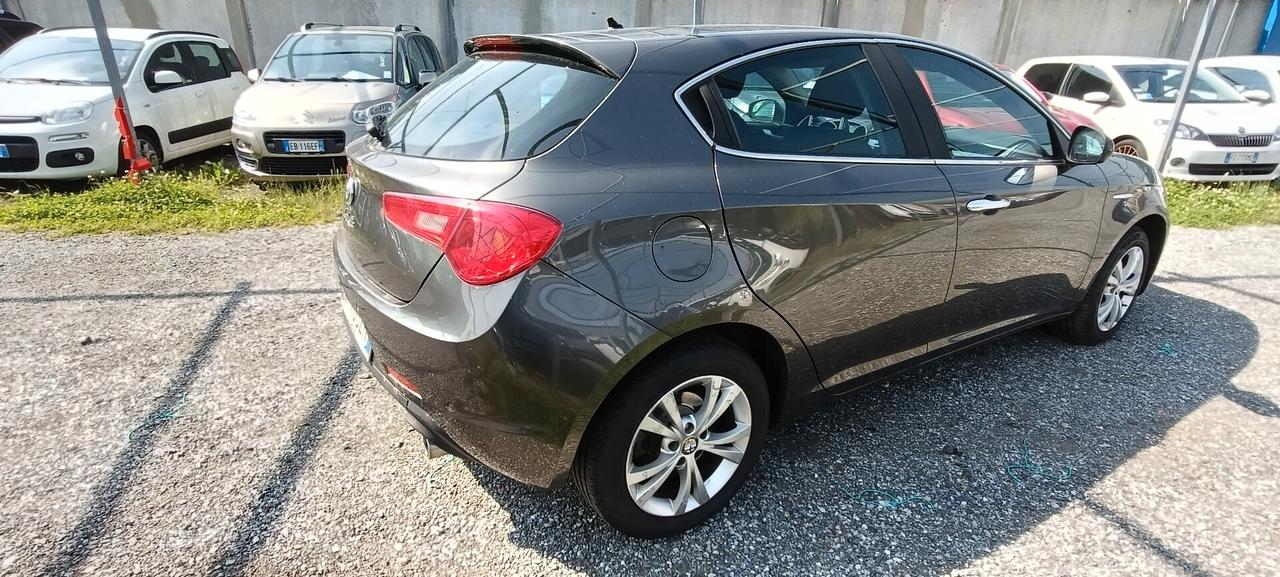 Alfa Romeo Giulietta 2.0 JTDm-2 140 CV Distinctive