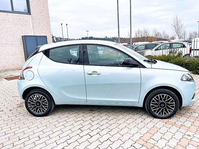 Lancia Ypsilon 1.0 FireFly 5 porte S&S Hybrid Gold Plus