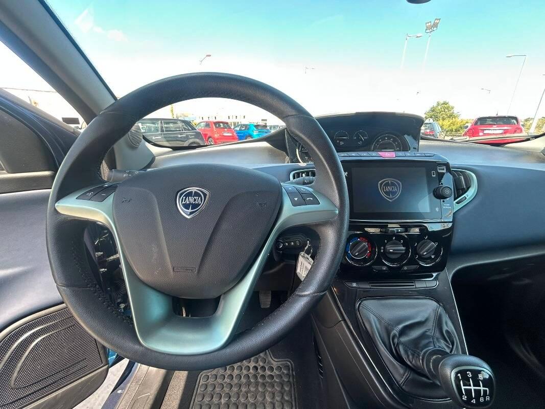 Lancia Ypsilon III 1.0 firefly hybrid Platino s&s 70cv