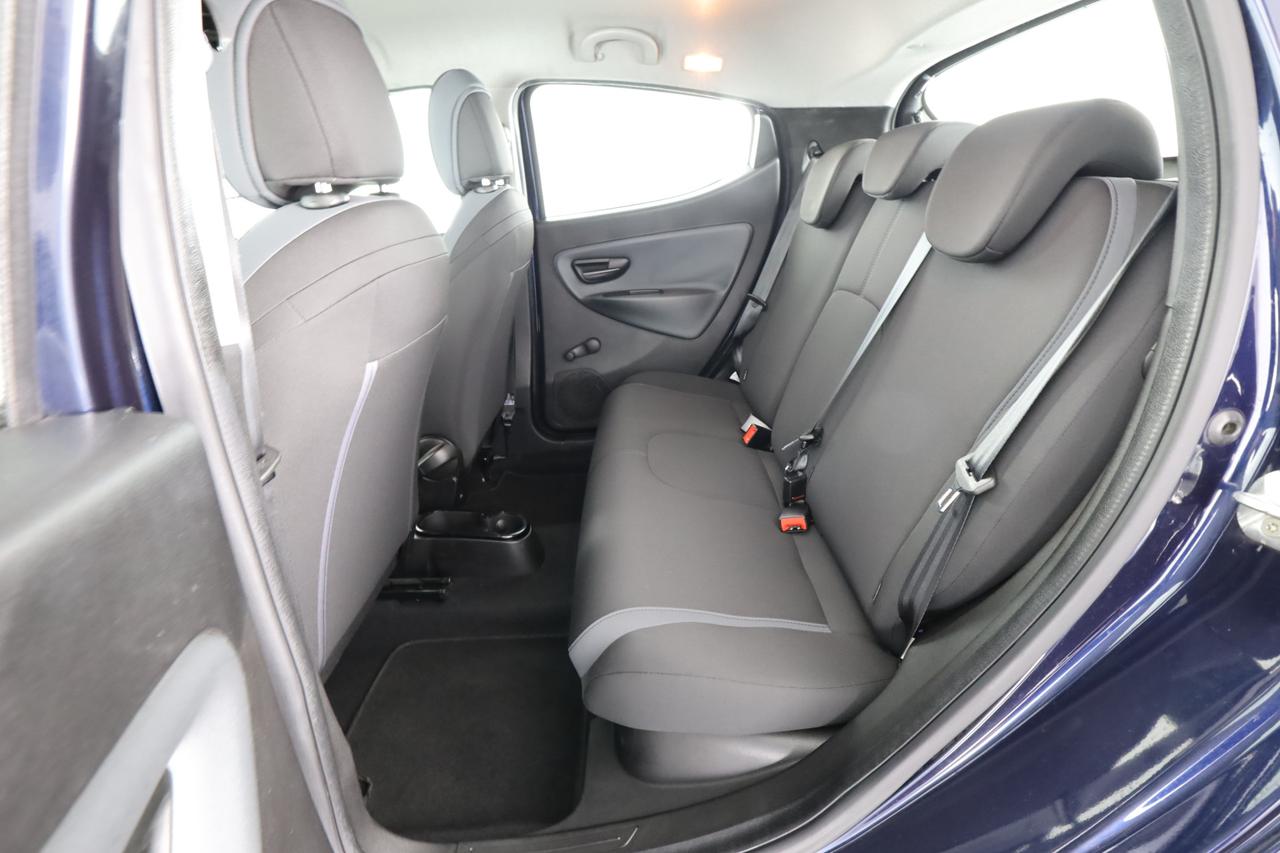 LANCIA Ypsilon 3ª serie Ypsilon 1.2 69 CV 5 porte Silver