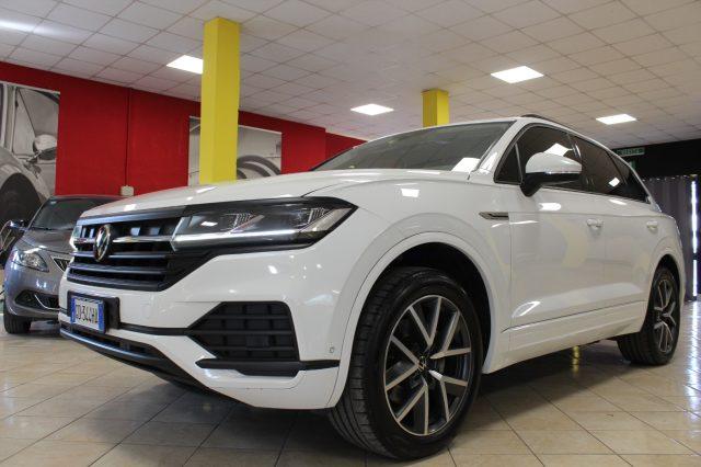 VOLKSWAGEN Touareg 3.0 V6 TDI "Km E SERVICE CERTIFICATI VOLKSWAGEN"