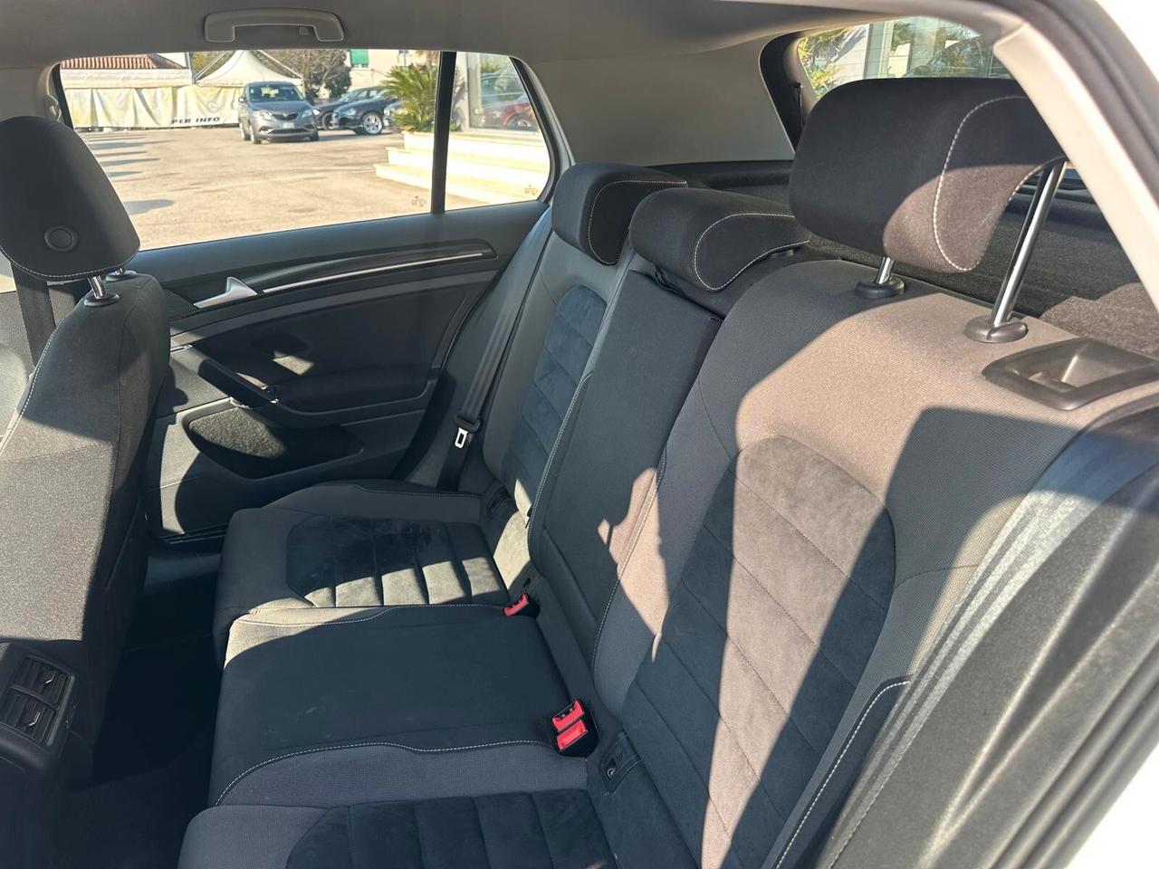 Volkswagen Golf 1.6 TDI 110CV Comfortline Blue Motion neopatentati