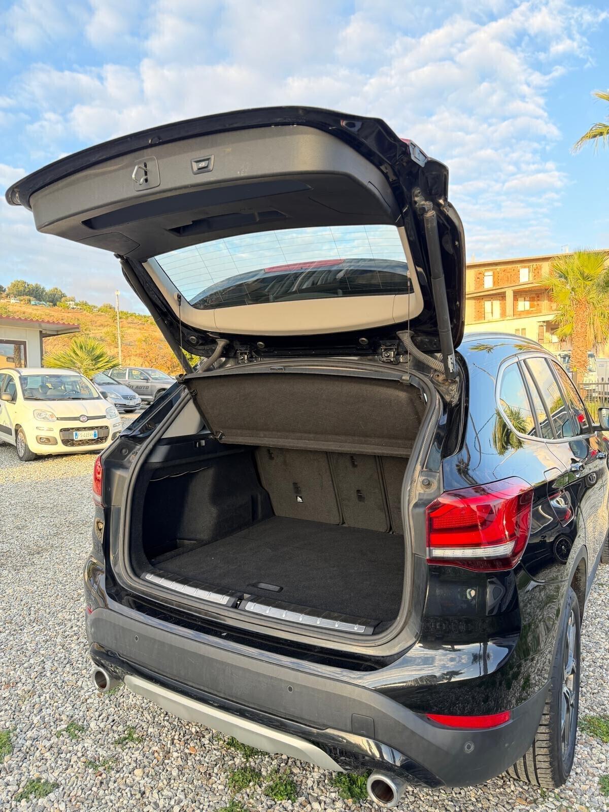 Bmw X1 sDrive18d xLine con tetto apribile