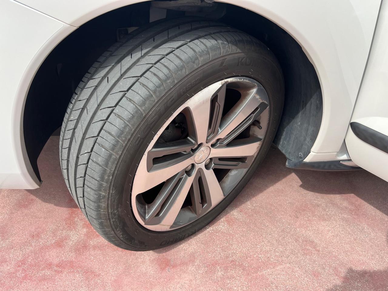 Peugeot 3008 1.6 HDi 115CV Allure