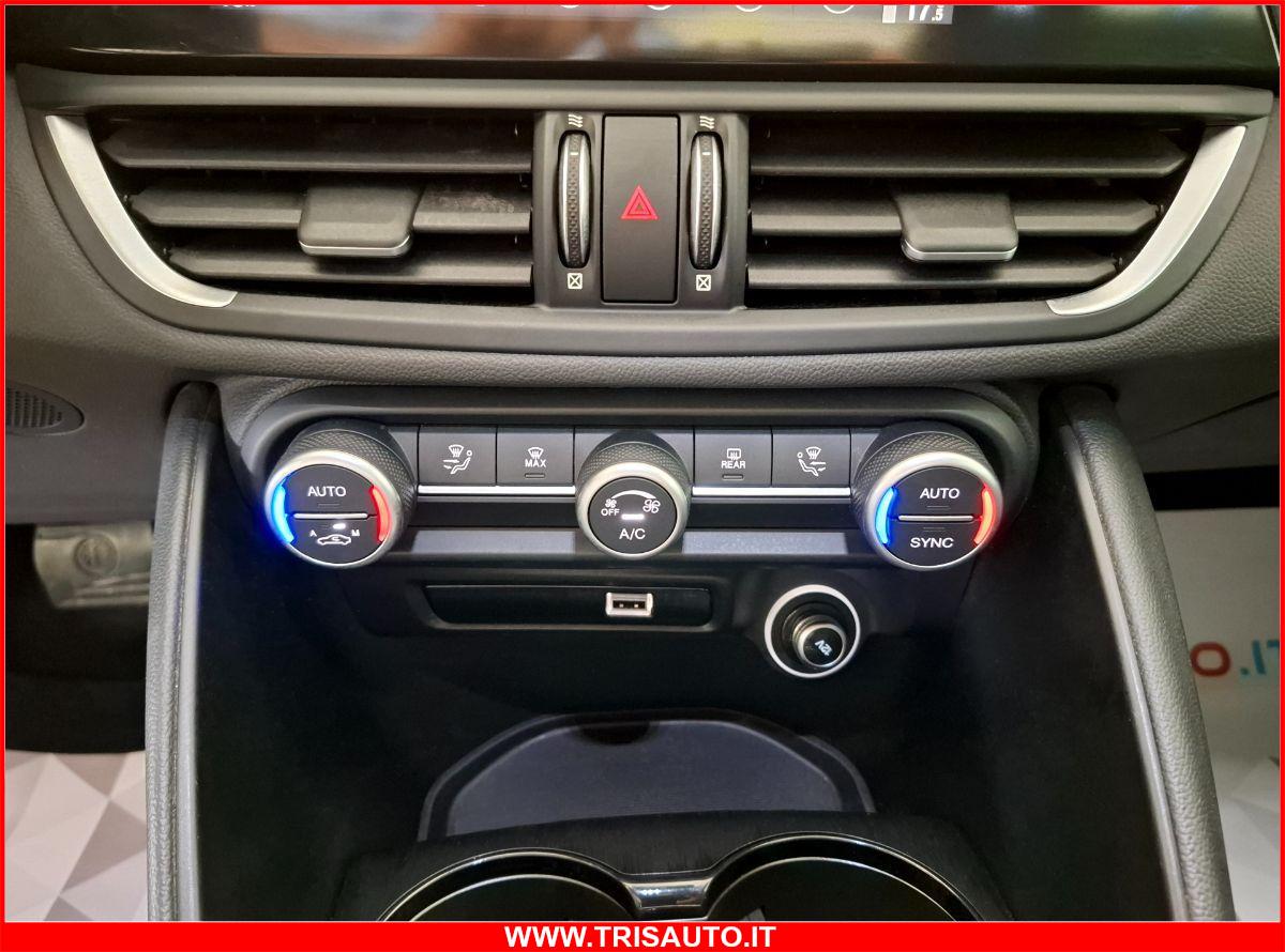 ALFA ROMEO Giulia 2.2 TD AT8 Super IVATA (FARI BIXENO+NAVI)