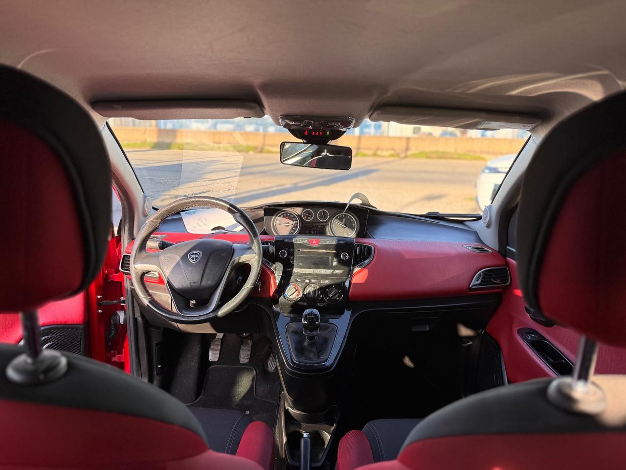 Lancia Ypsilon 1.2 69 CV 5 porte S&S Platinum