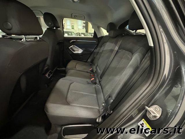 AUDI Q3 35 TDI S tronic Identity Black
