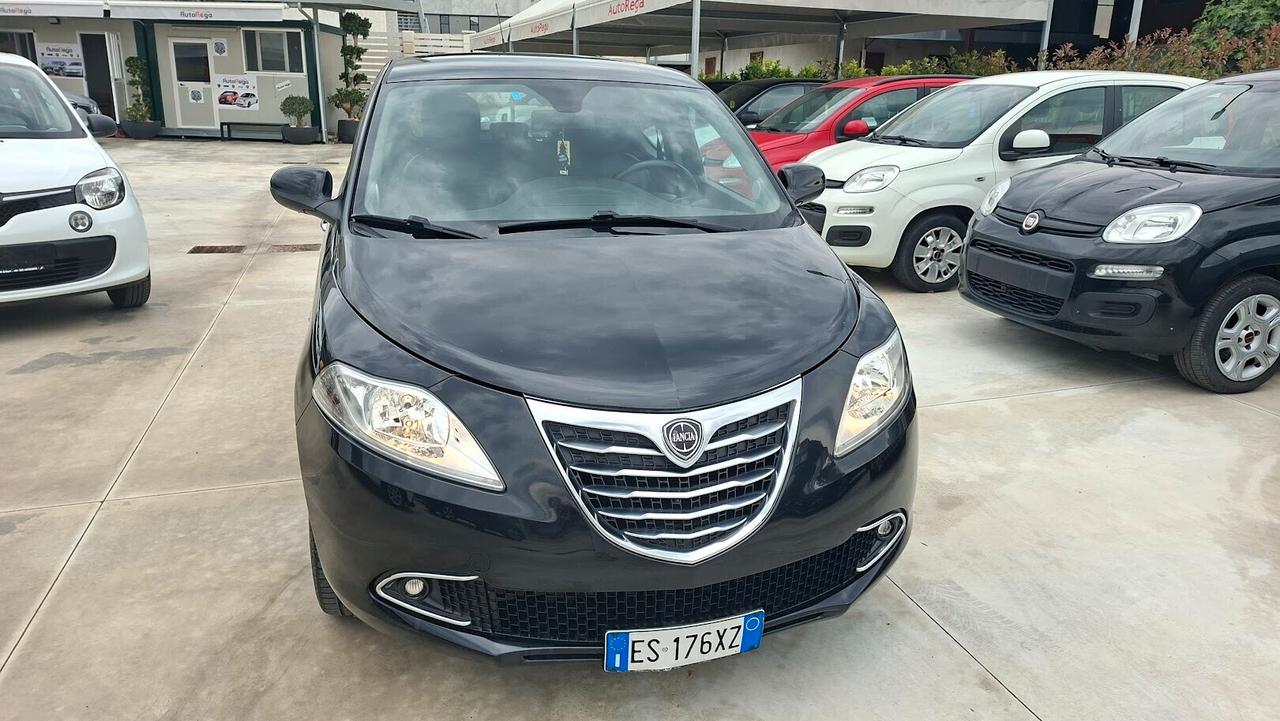 Lancia Ypsilon 1.2 69 CV GPL di serie Ecochic Gold