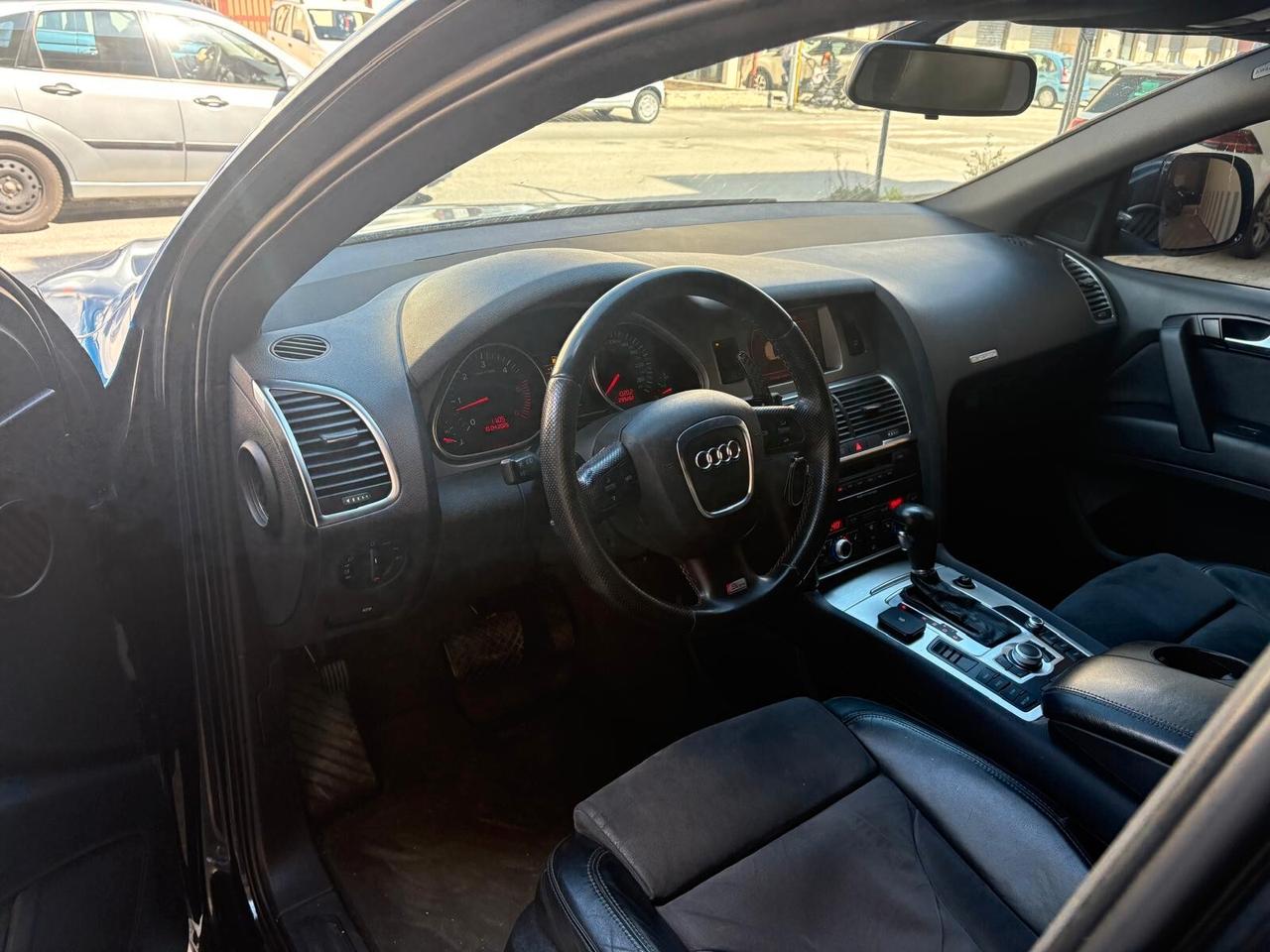 Audi Q7 4.2 V8 TDI quattro tiptronic