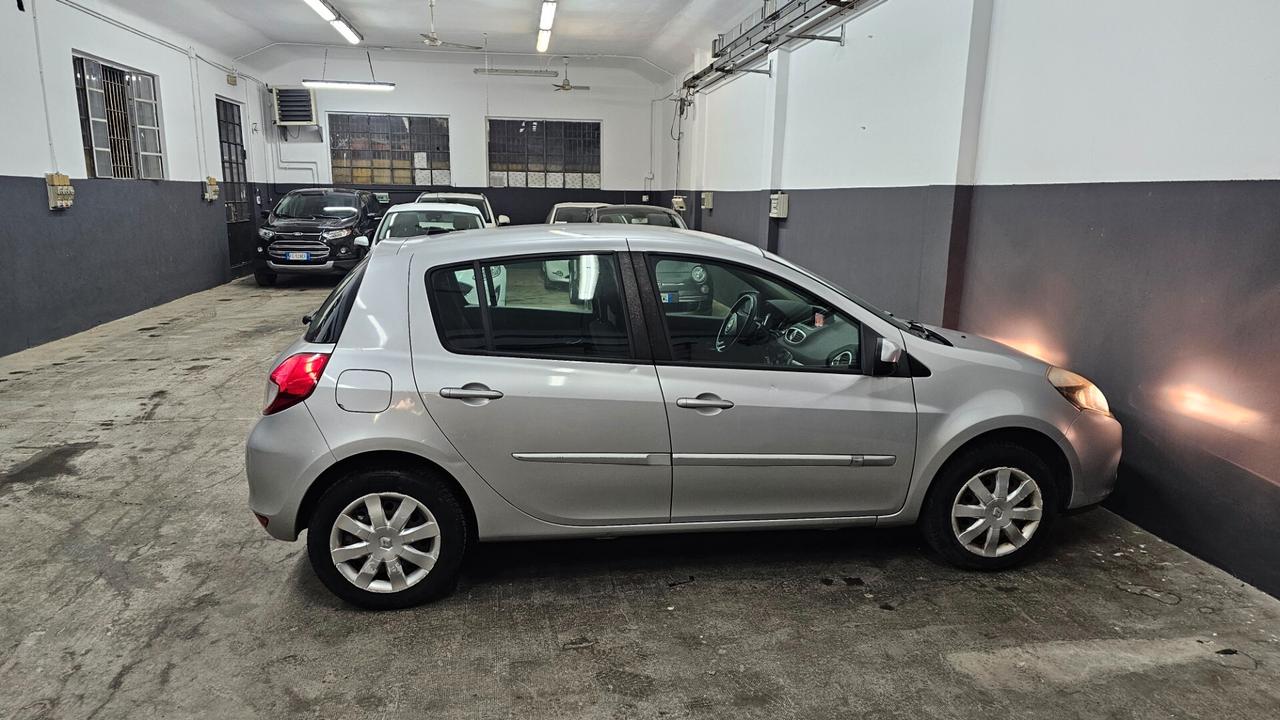 Renault Clio 1.2 16V 5 porte Dynamique