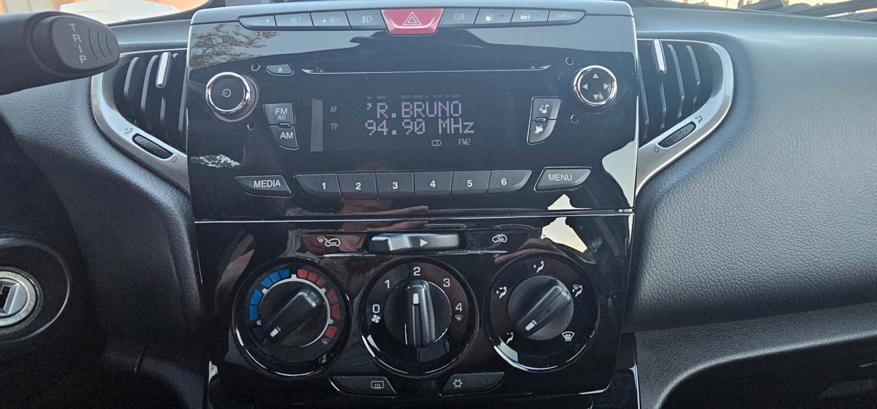 Lancia Ypsilon 0.9 TwinAir 85 CV Metano Ecochic