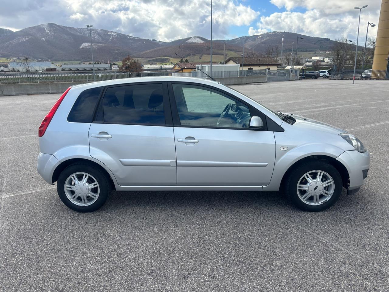 Ford Fiesta 1.4 TDCi 5p. Ghia