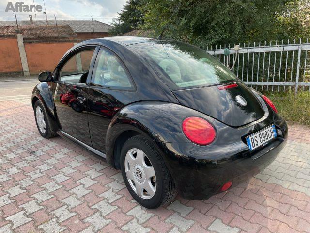 VOLKSWAGEN New Beetle 1.6