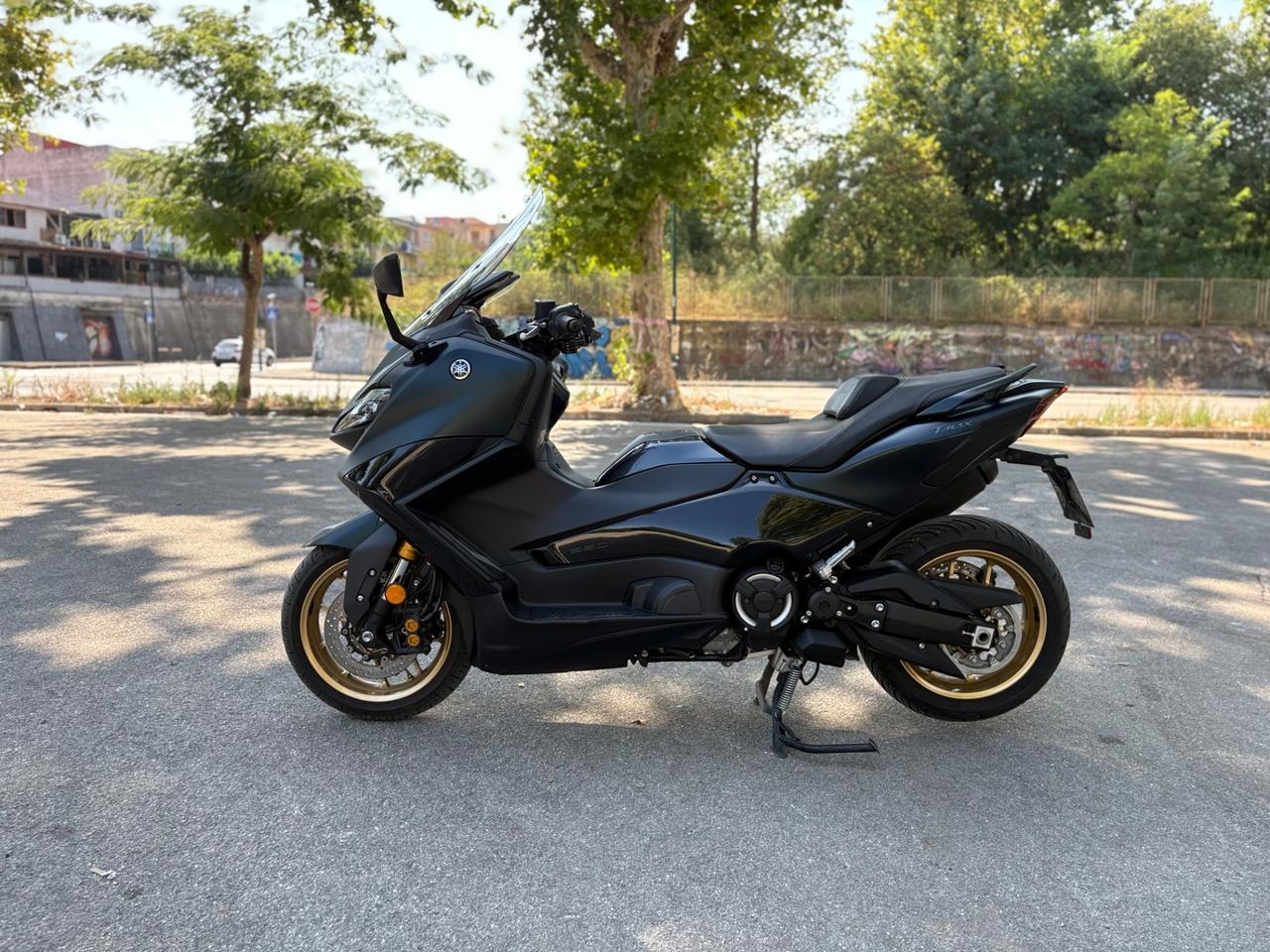 Yamaha T Max 560 cc Tech Max SUPER ACCESSORIATO