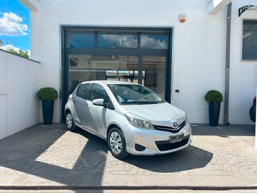 Toyota Yaris 1.0 51 Kw 5P LOUNGE RET. - 2012