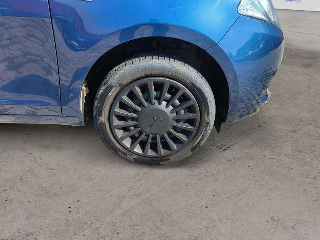 Lancia Ypsilon 1.0 firefly hybrid Silver s&s 70cv