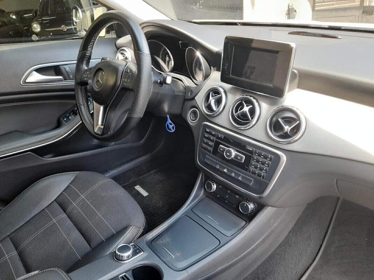 Mercedes-benz GLA 180 d Automatic Premium