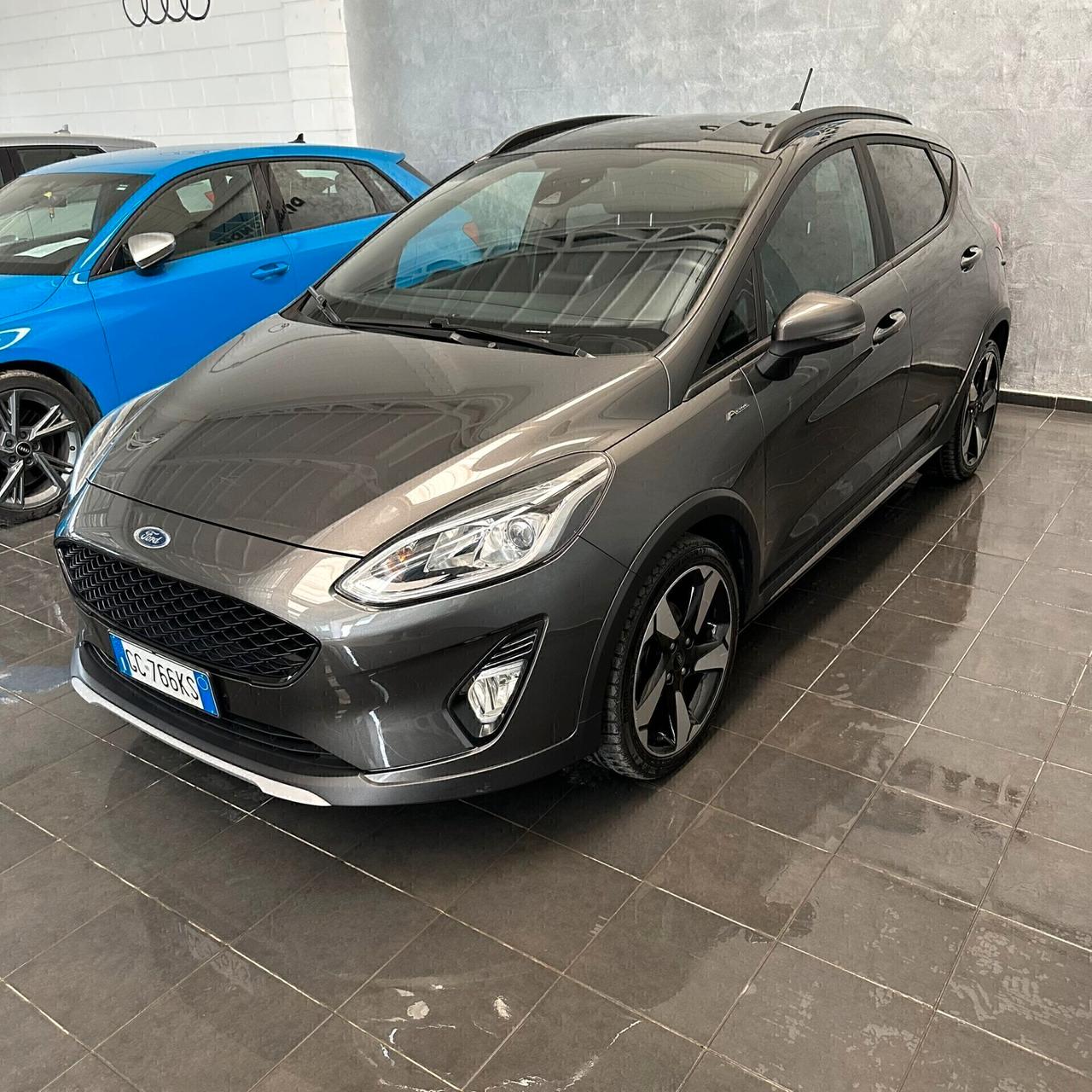 Ford Fiesta 1.0 Ecoboost Hybrid RADAR+CRUISE+NAVI+FARI LED