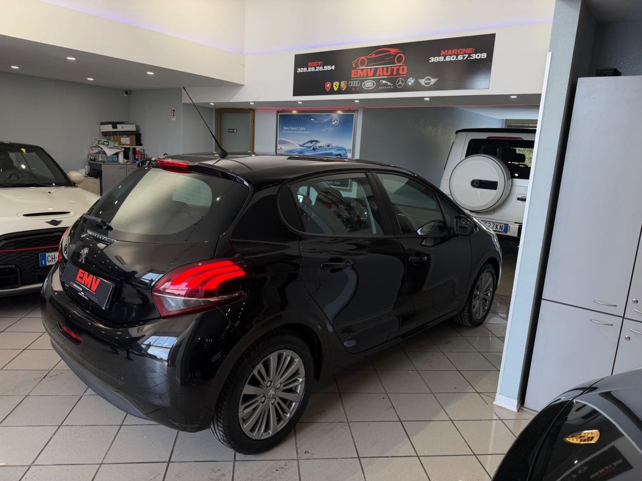 Peugeot 208 PureTech 82 5 porte Allure