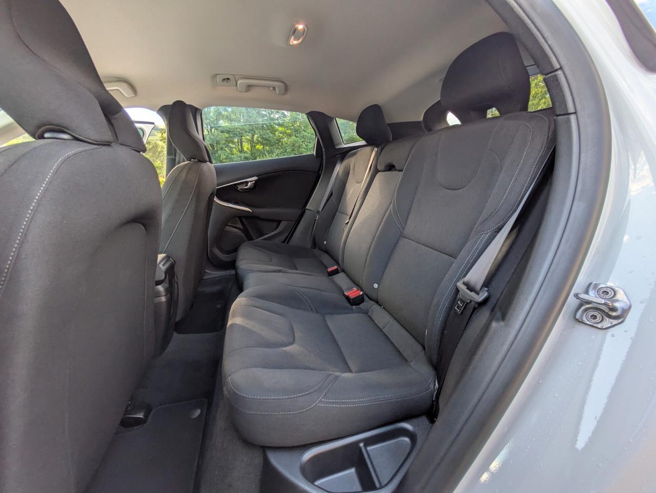VOLVO V40 CROSS COUNTRY D2 MOMENTUM