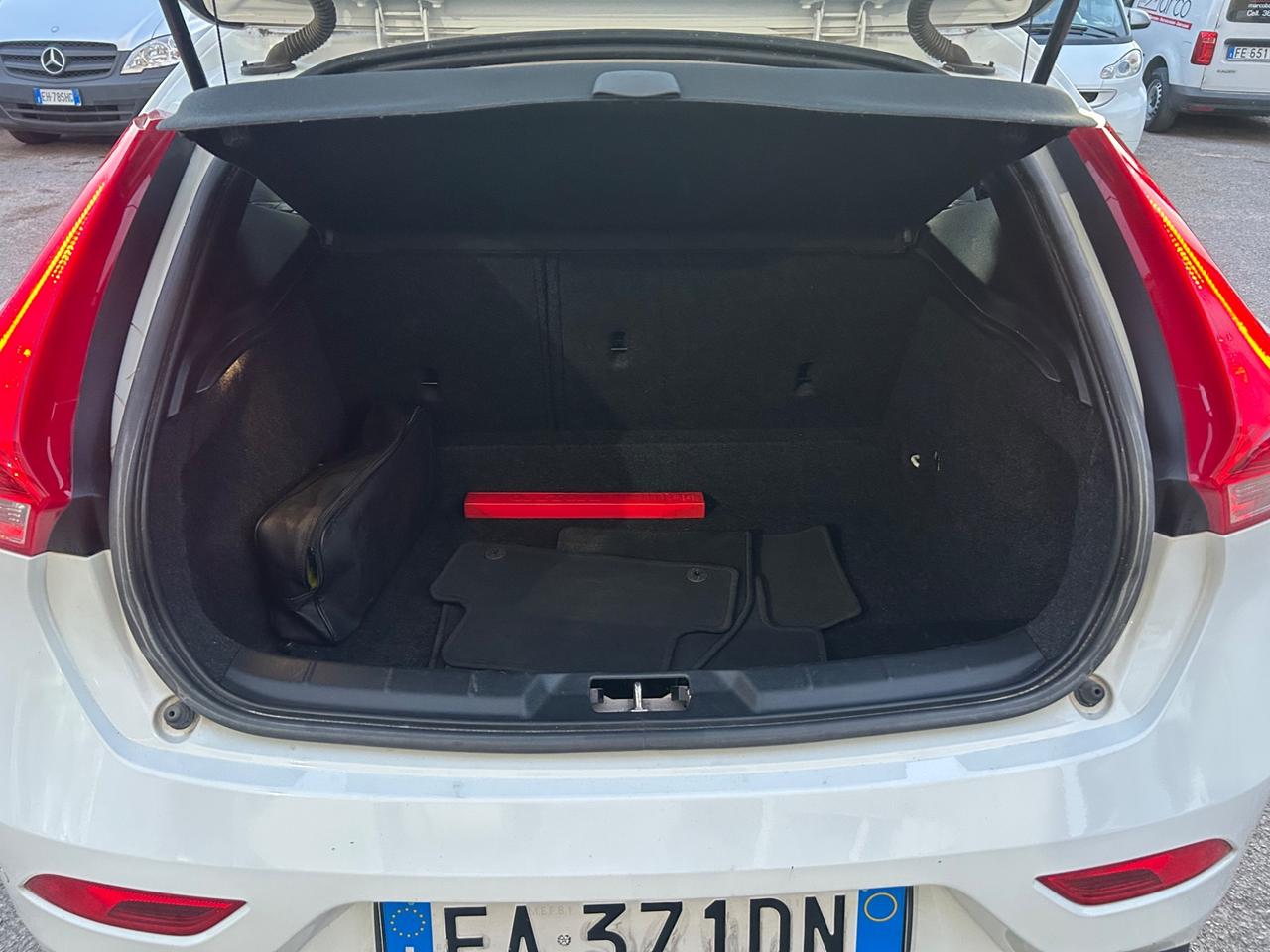 Volvo V40 D2 1.6 Diesel
