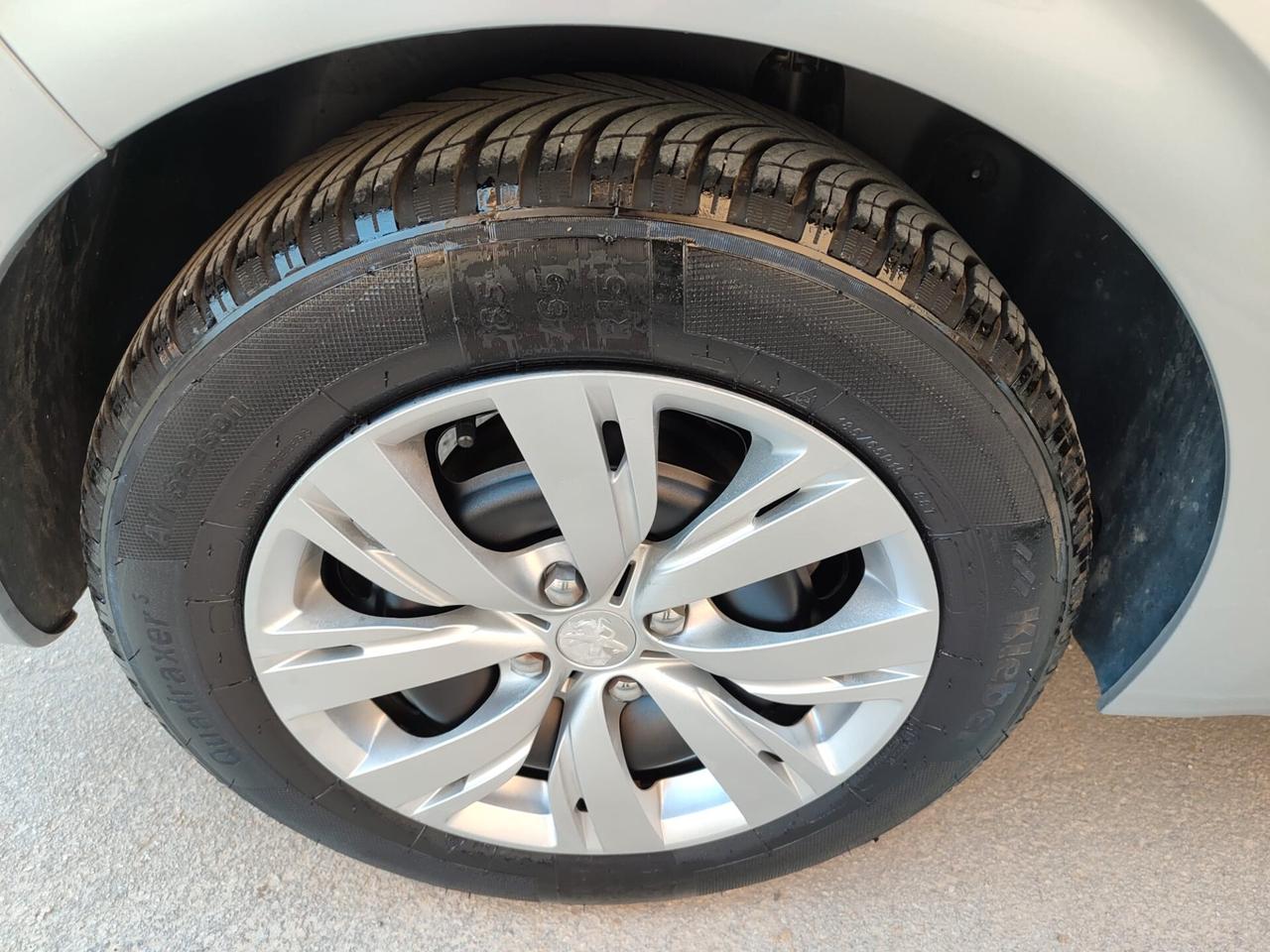 Peugeot 208 1.4 HDi 68 CV!!