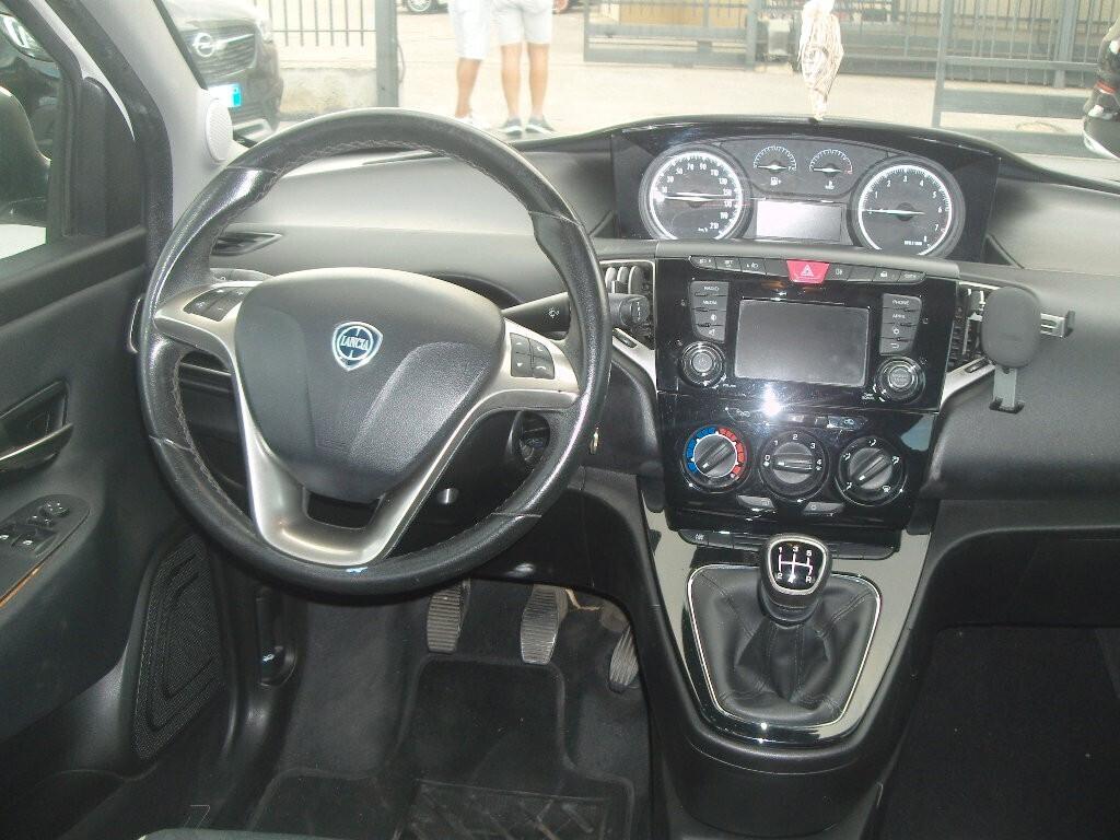 Lancia Ypsilon 1.2 69 CV 5 porte Gold - 2016