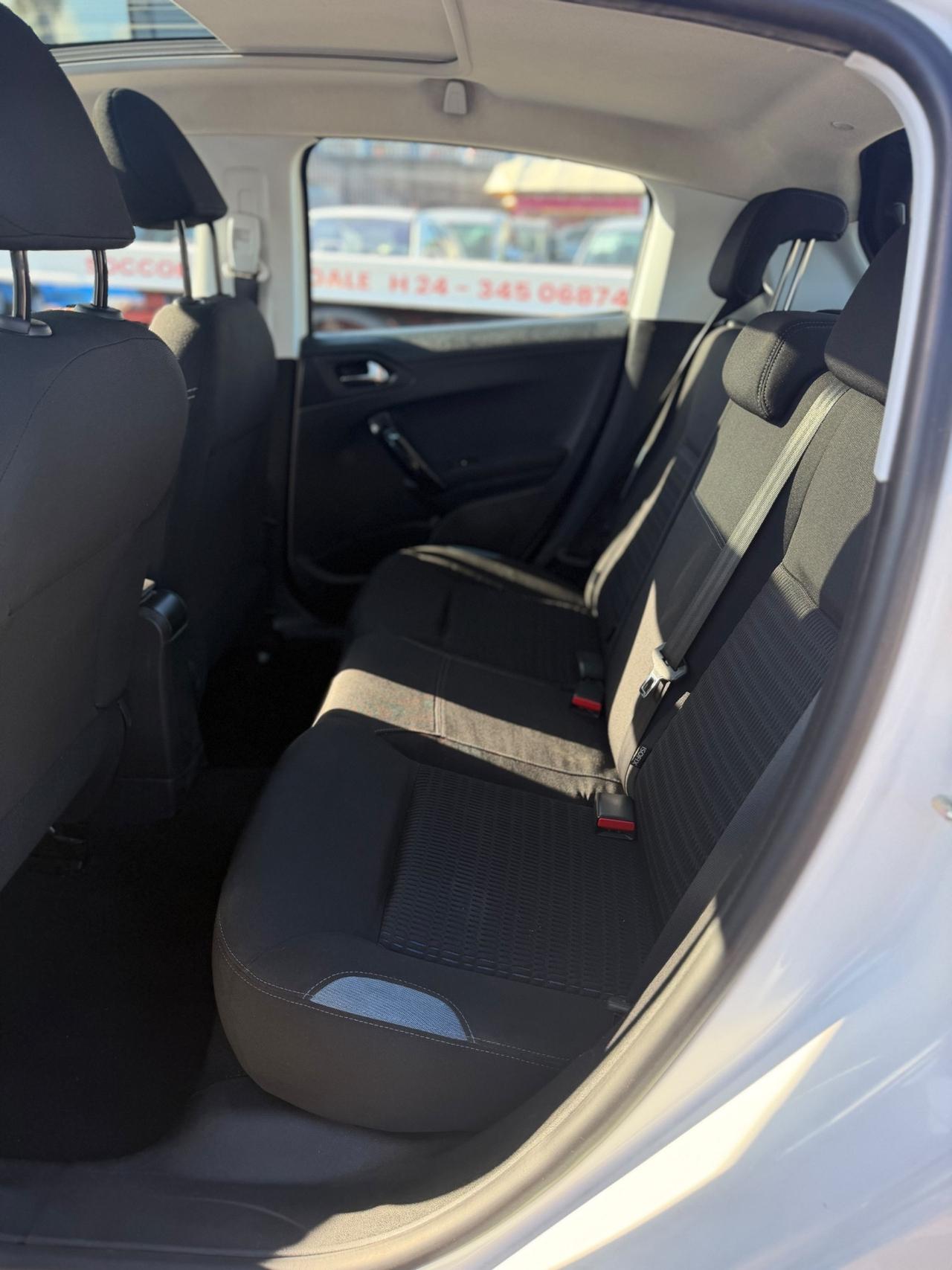 Peugeot 208 1.6 e-HDi 92 CV S 5 porte Allure tetto panoramico