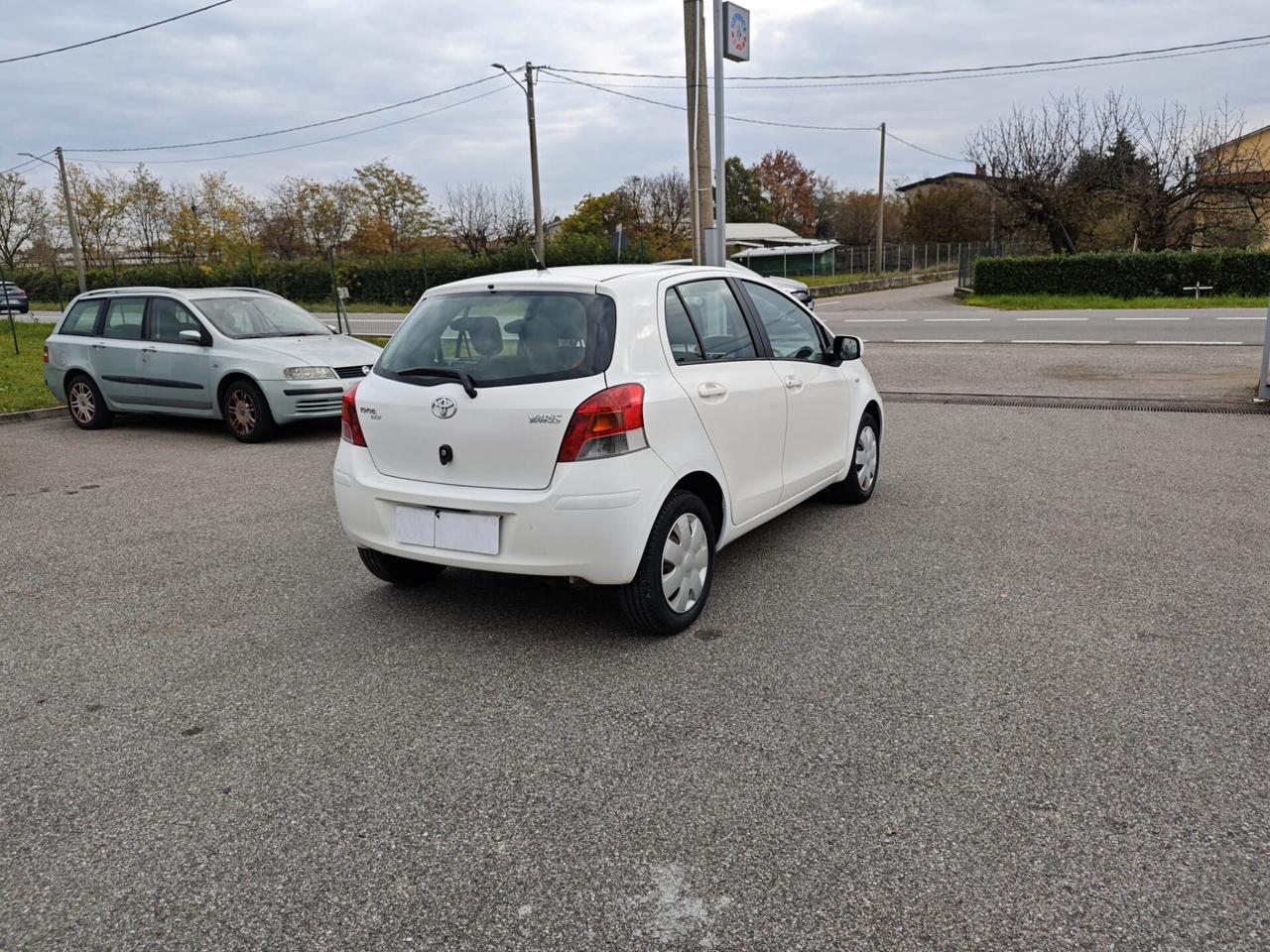 Toyota Yaris 1.0 5 porte