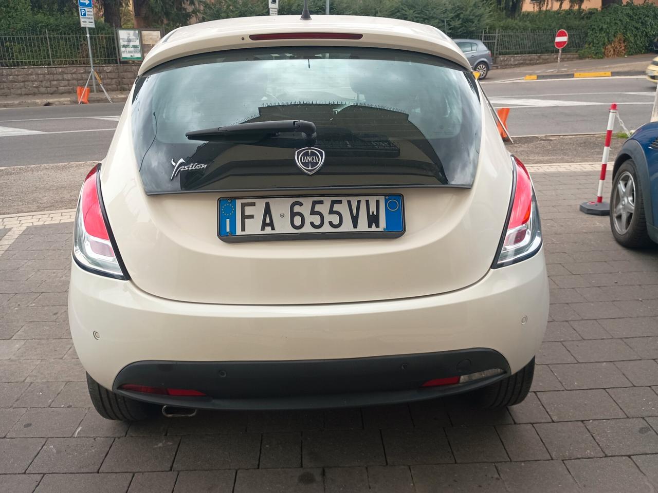 Lancia Ypsilon 1.2 69 CV 5 porte GPL Ecochic Gold