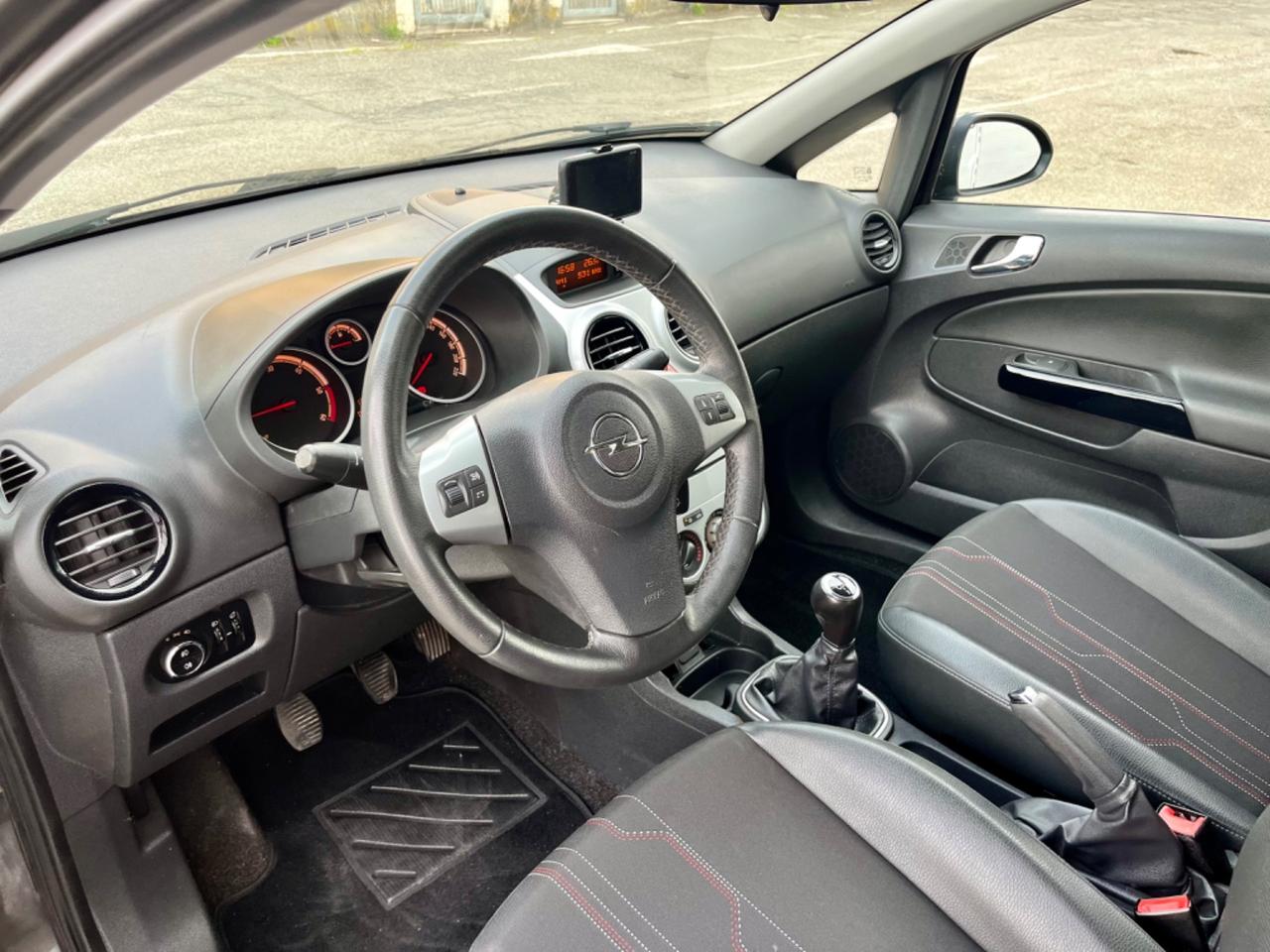 Opel Corsa 1.3d 2013 142.000km catena appena sostituita