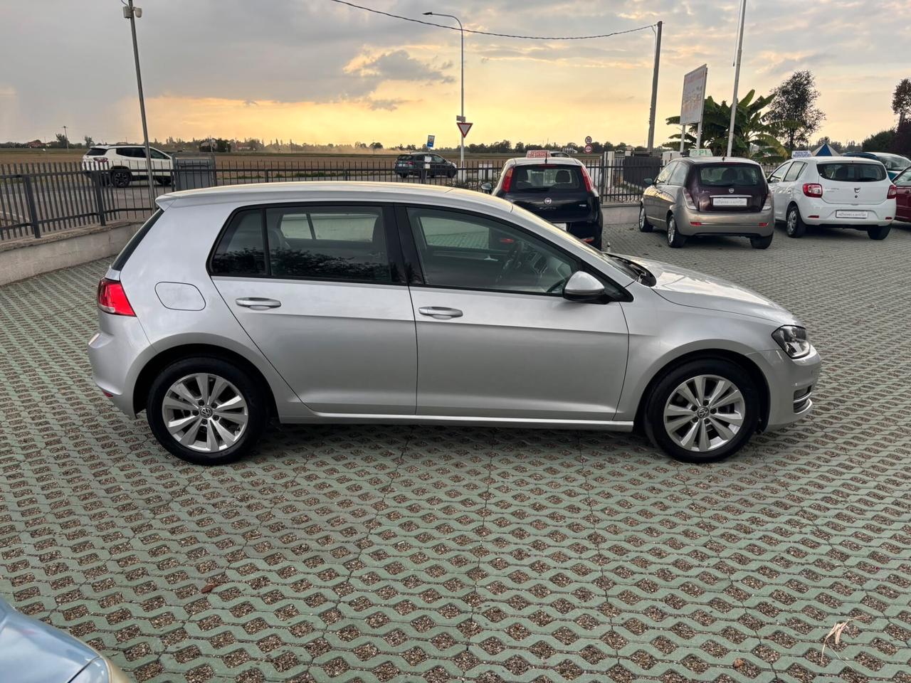 Volkswagen Golf 1.6 TDI DSG-C.AUTOMATICO-2015