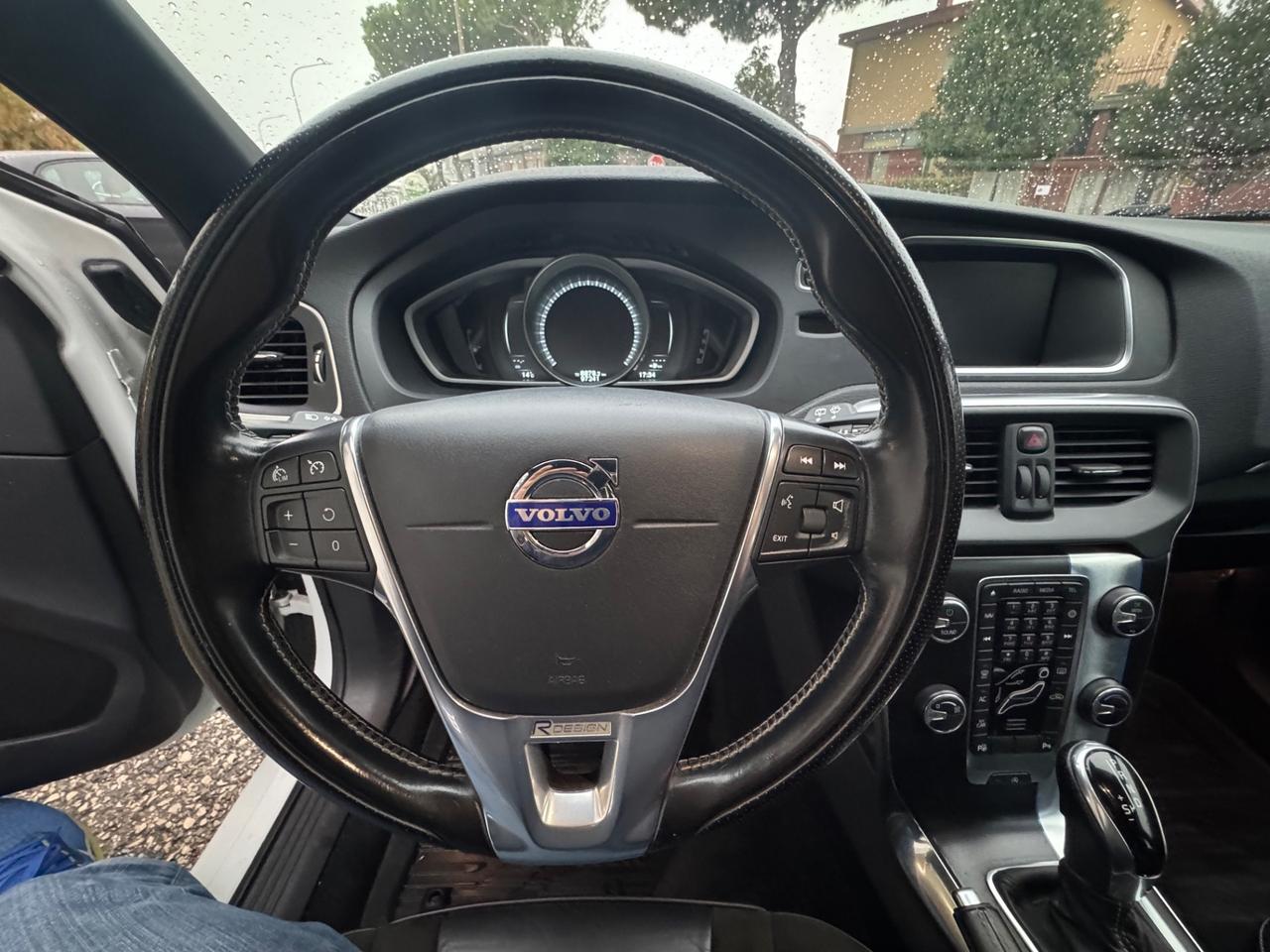 Volvo V40 D2 1.6 Powershift R-design Kinetic