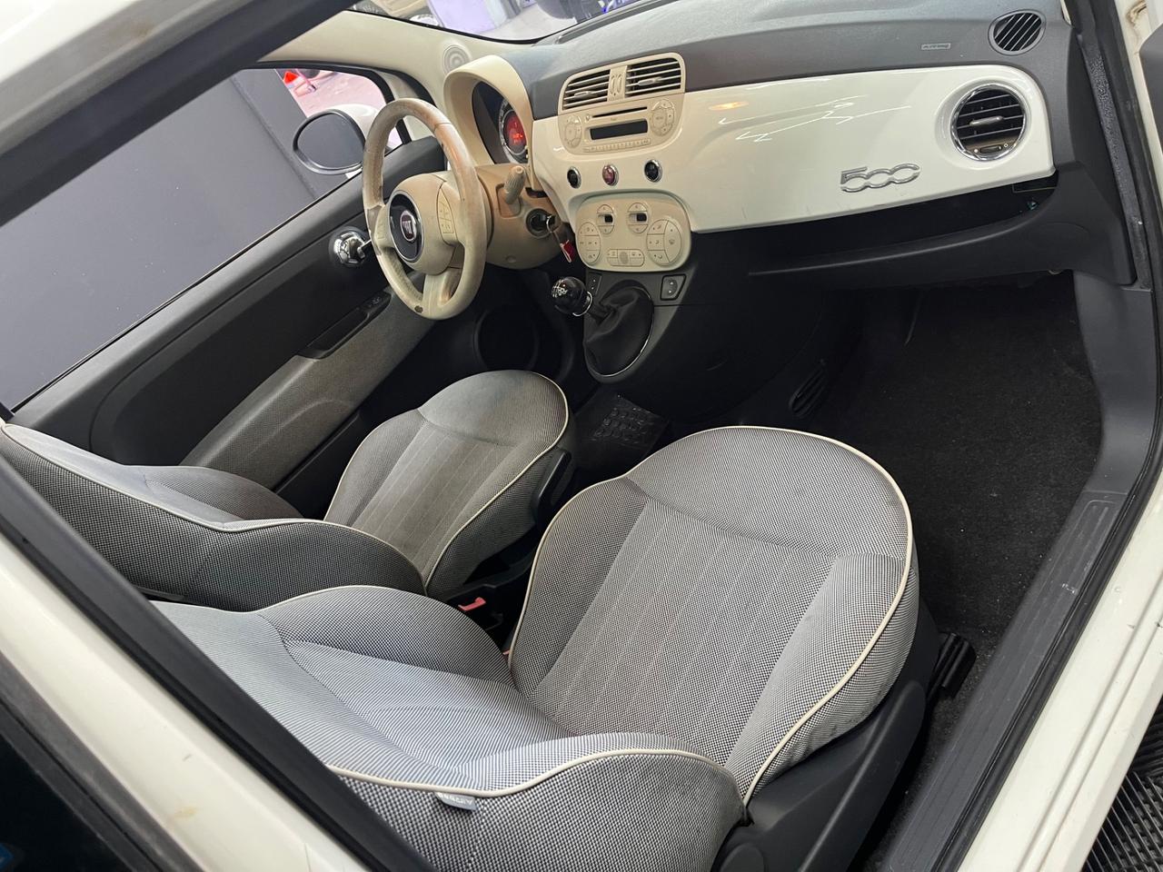 Fiat 500 1.4 Lounge – 100 CV: Piccola, Grintosa e Iconica