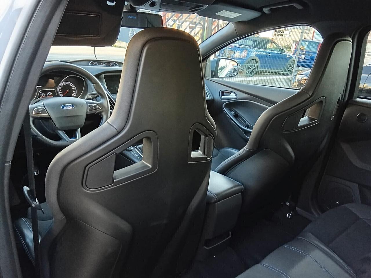 Ford Focus RS 2.3 350 CV AWD