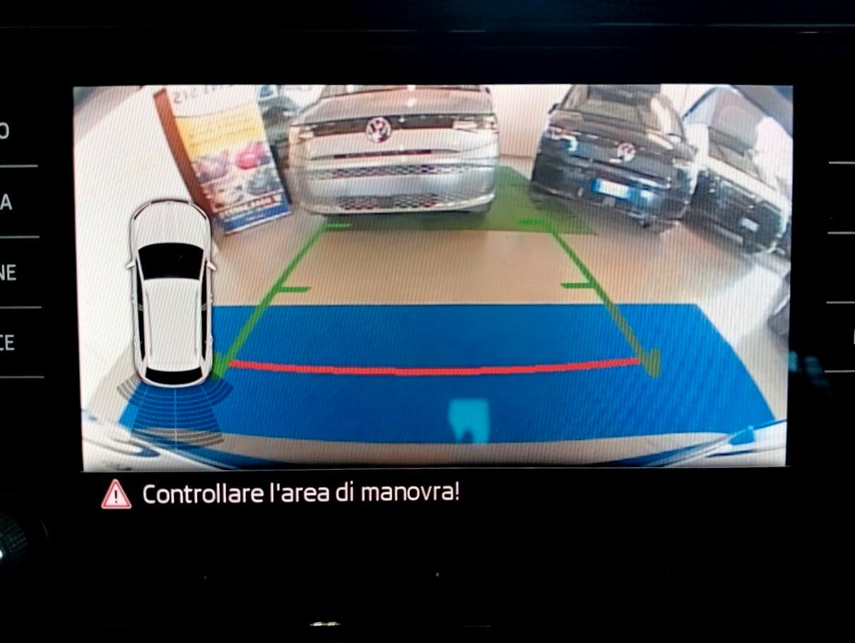 Skoda Karoq 1.6 TDI AMBITION CARPLAY CAMERA 17" PRONTA CONS